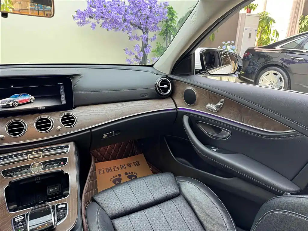 Mercedes-Benz E-Class 2018 — фото 16
