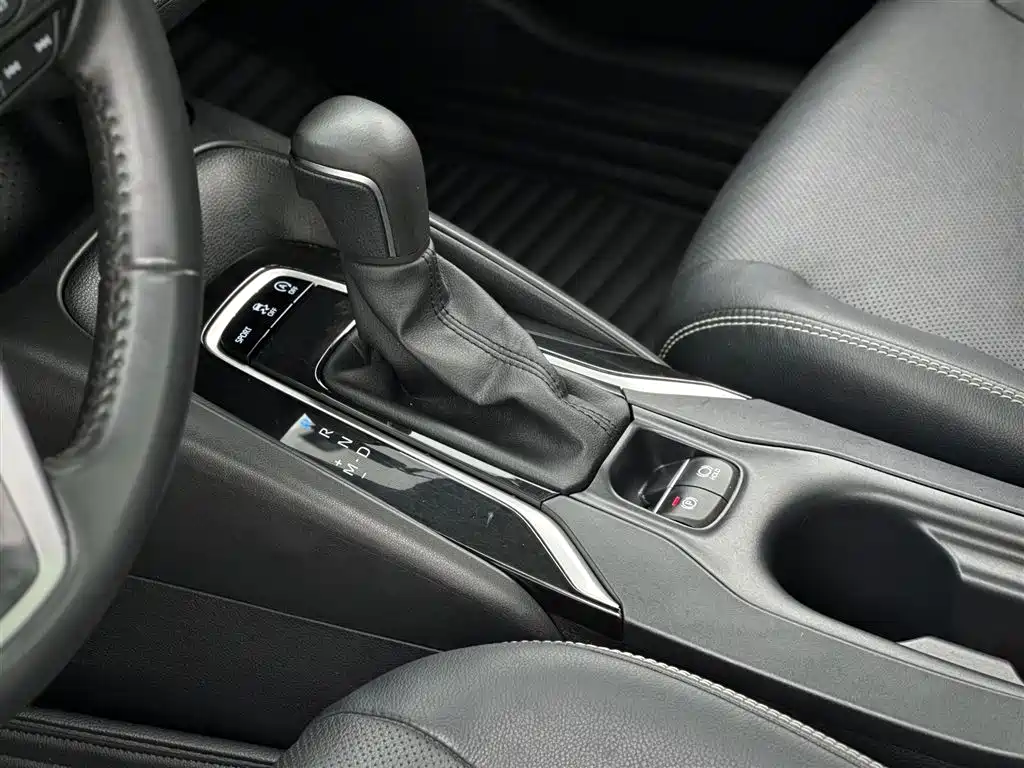 Toyota Corolla 2022 — фото 11