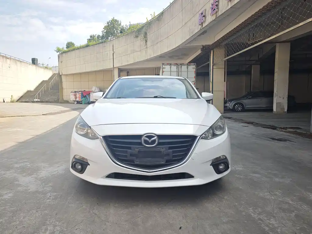 Mazda 3 Angkesela 2015