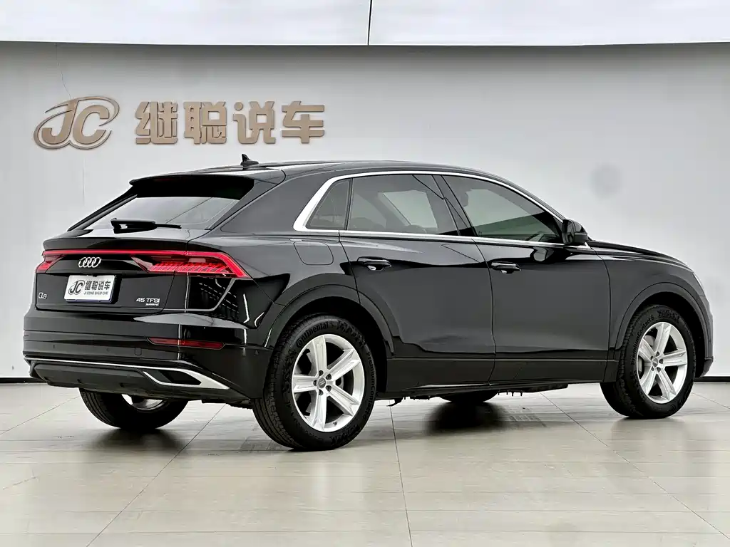 Audi Q8 2021 — фото 4