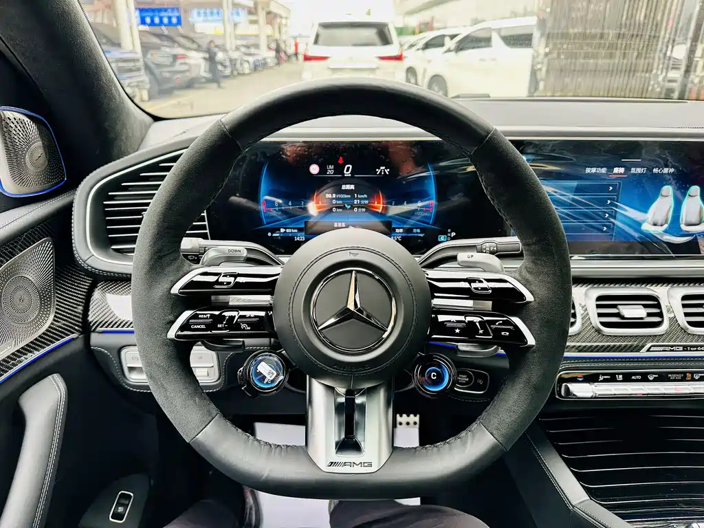 Mercedes-Benz GLS AMG 2026 — фото 8