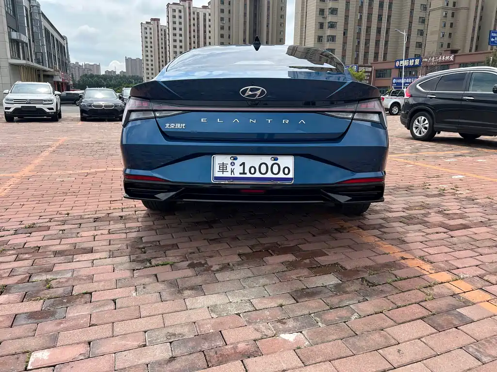 Hyundai Elantra 2022