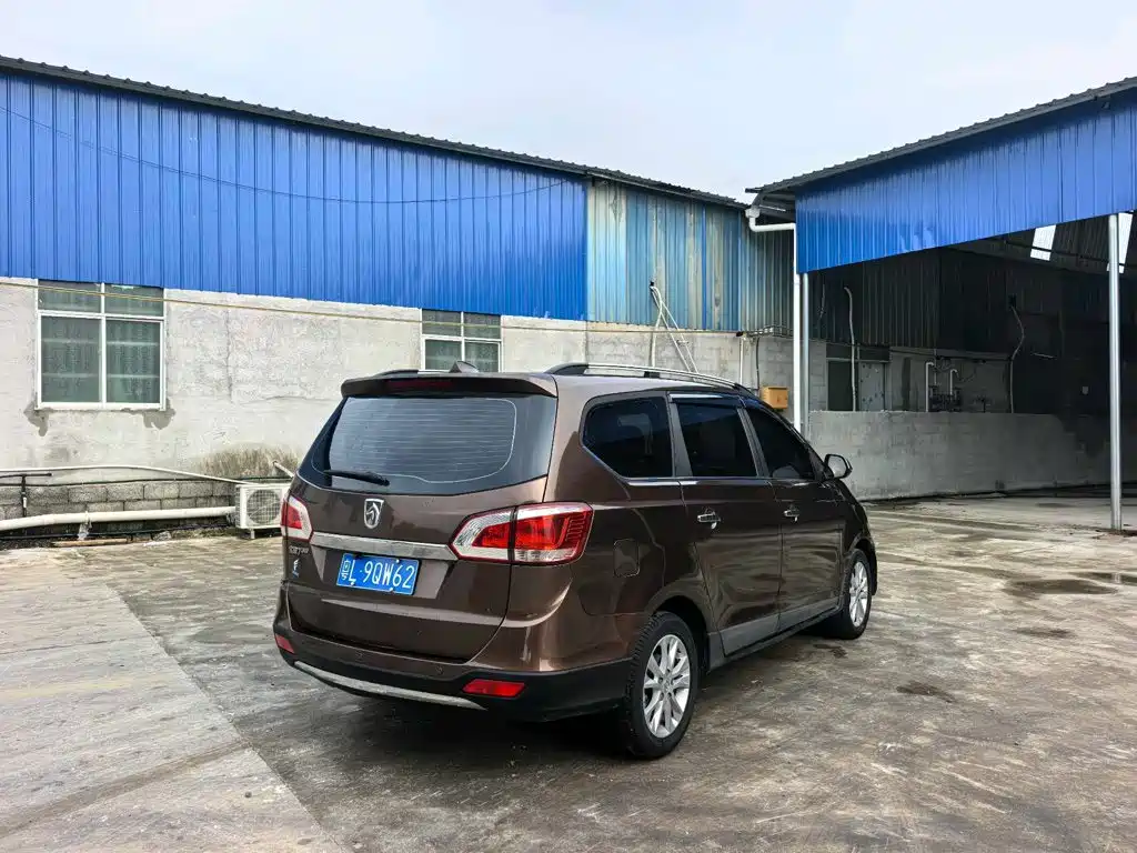 Baojun 730 2015