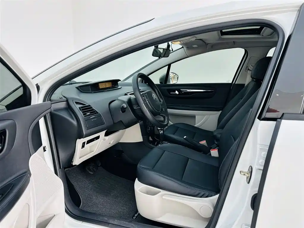 Citroen C-Quatre 2015 — фото 12