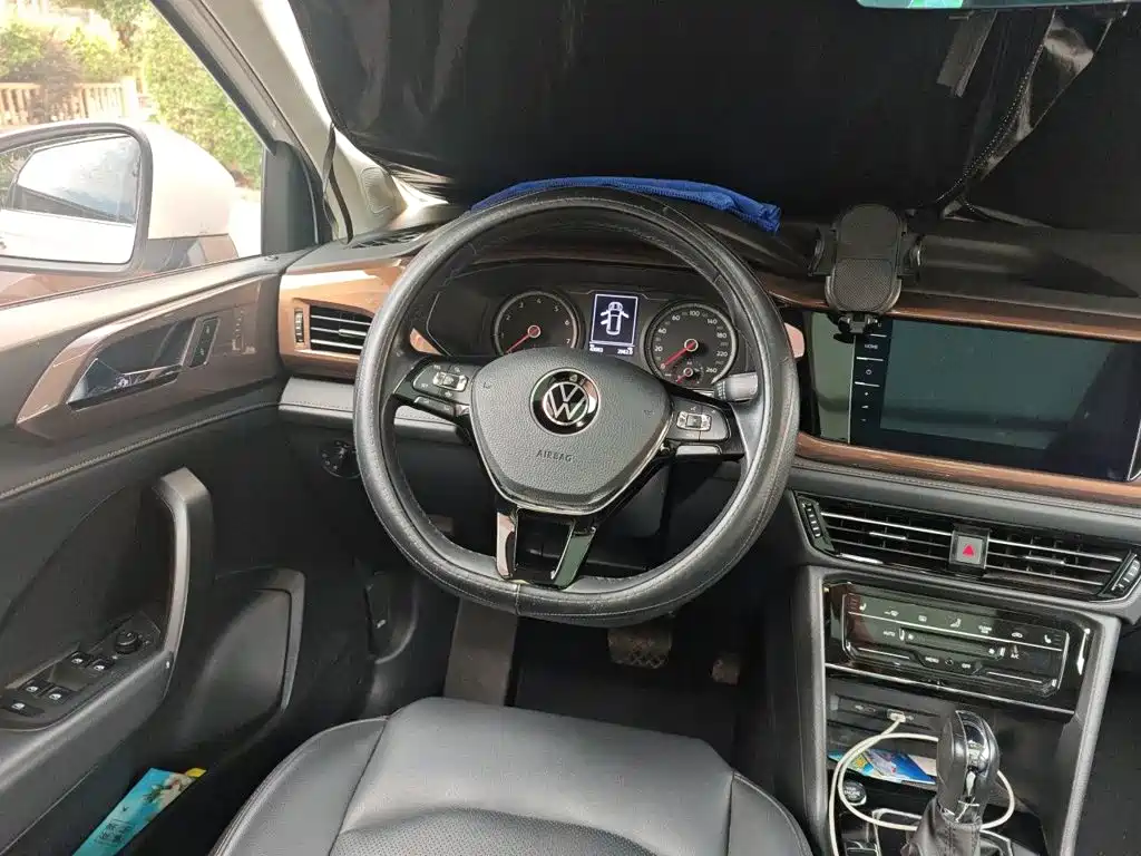Volkswagen Tharu 2020