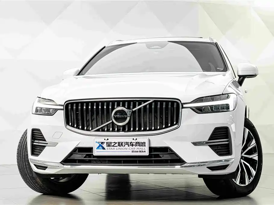 Volvo XC60 2023 — фото 3