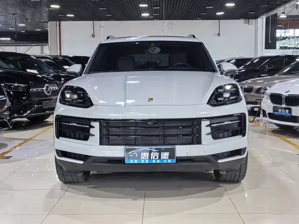 Porsche Cayenne 2025
