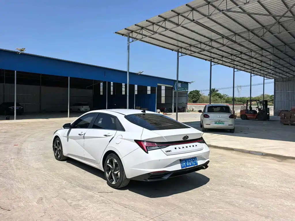 Hyundai Elantra 2021