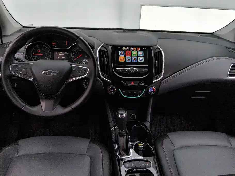 Chevrolet Cruze 2019 — фото 12