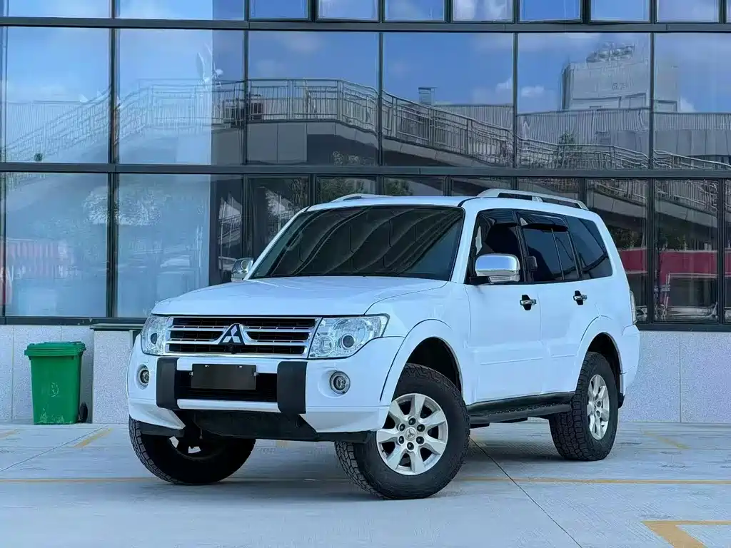Mitsubishi Pajero 2009