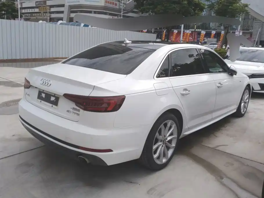 Audi A4L 2018
