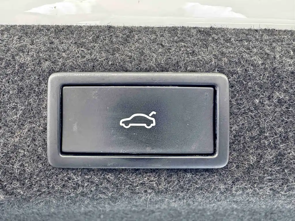 Skoda Octavia 2023 — фото 22