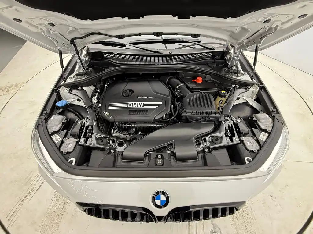 BMW 1 Series 2021 — фото 17