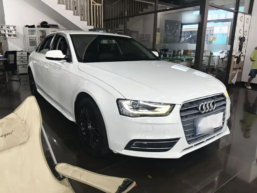 Audi A4L 2015