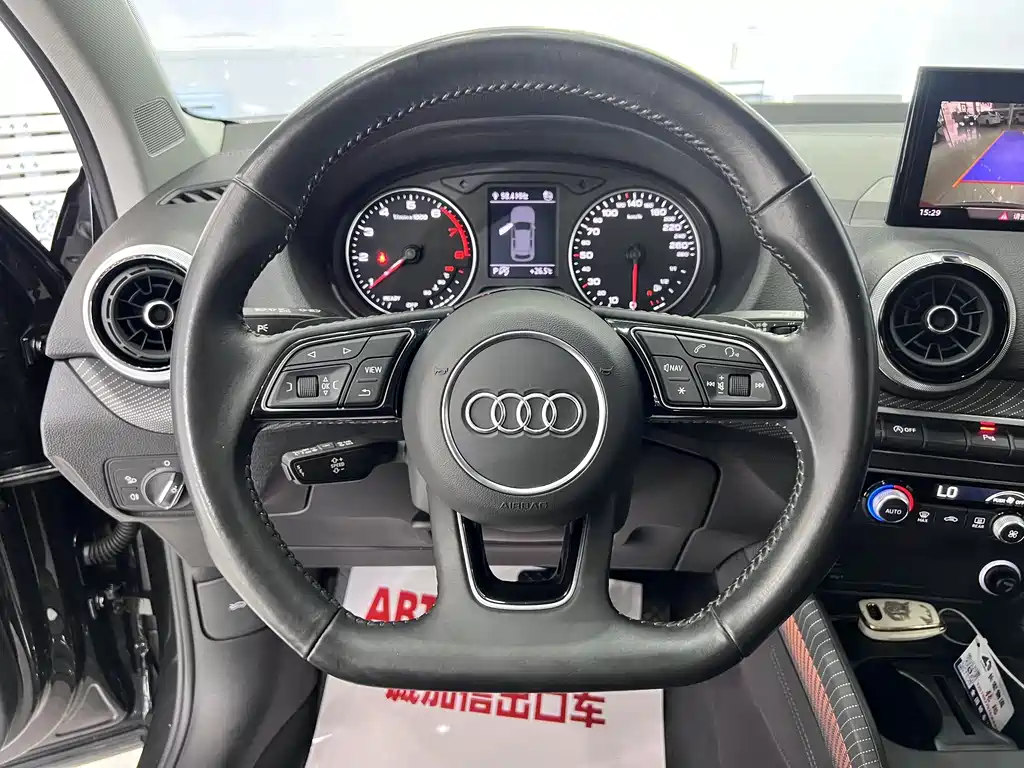 Audi Q2L 2022 — фото 13