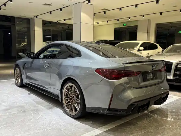 BMW M4 2025