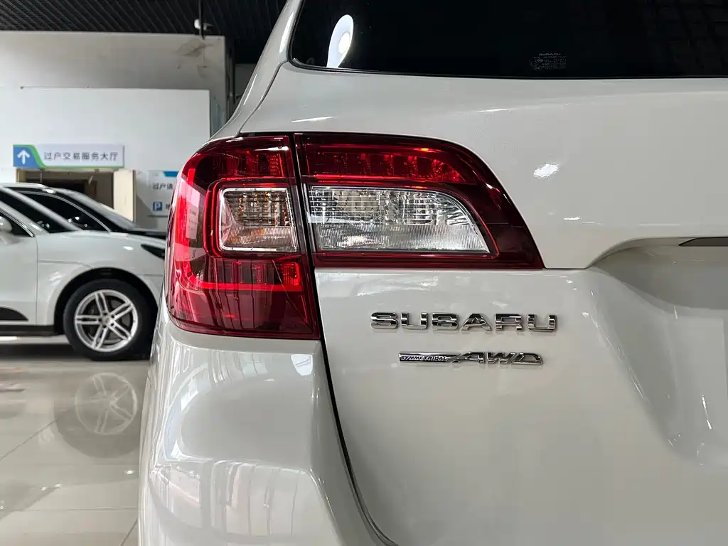 Subaru Outback 2017 — фото 9