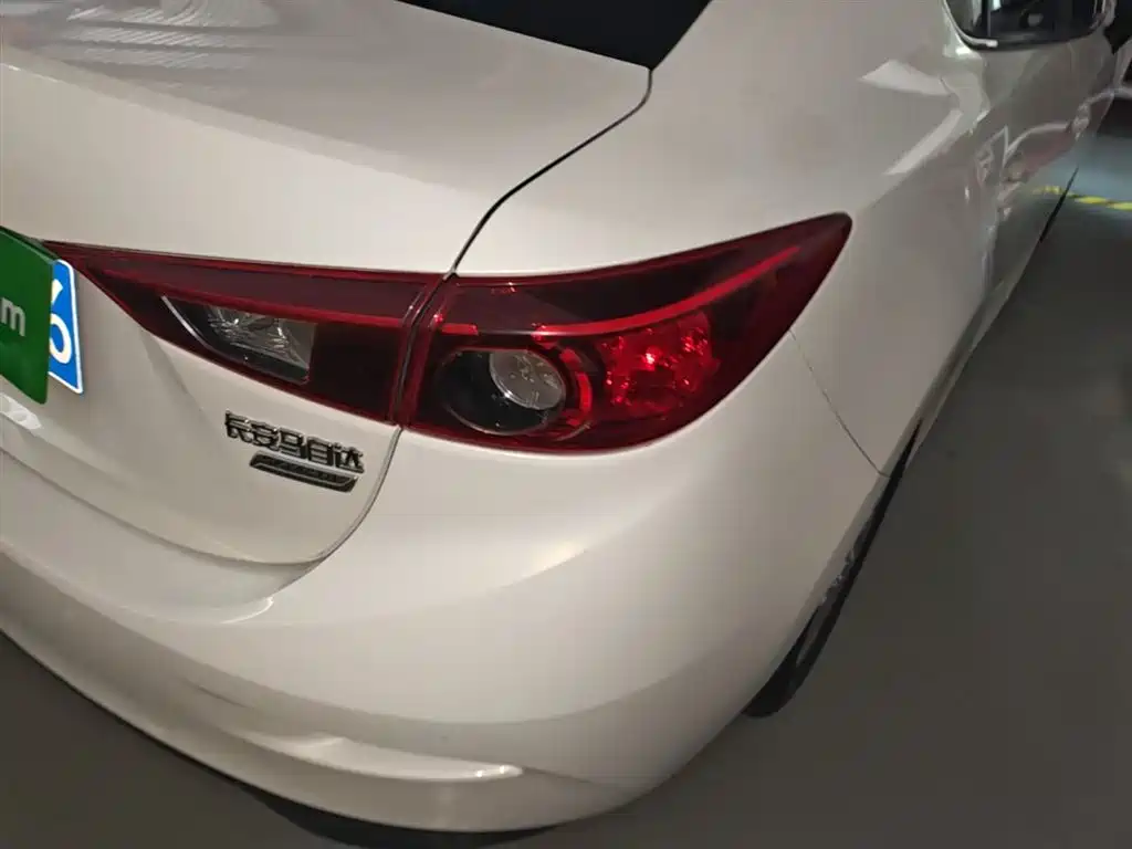 Mazda 3 Axela 2017 — фото 8