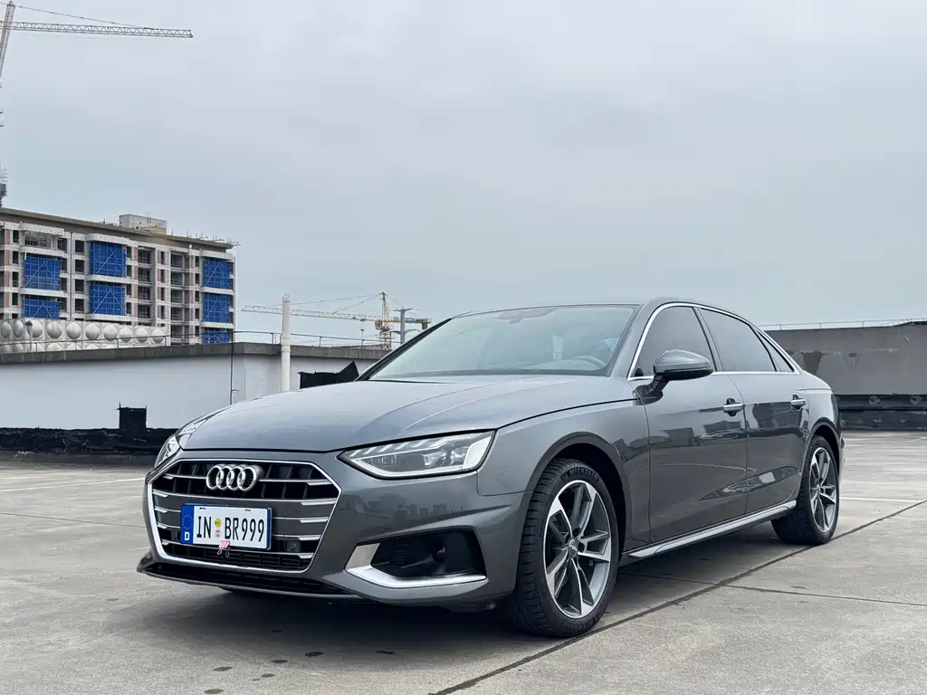 Audi A4L 2021 — фото 1