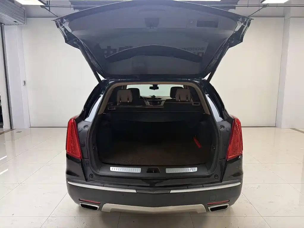 Cadillac XT5 2017 — фото 15