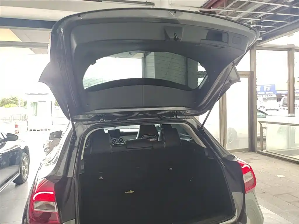 Mercedes-Benz GLA 2017 — фото 19