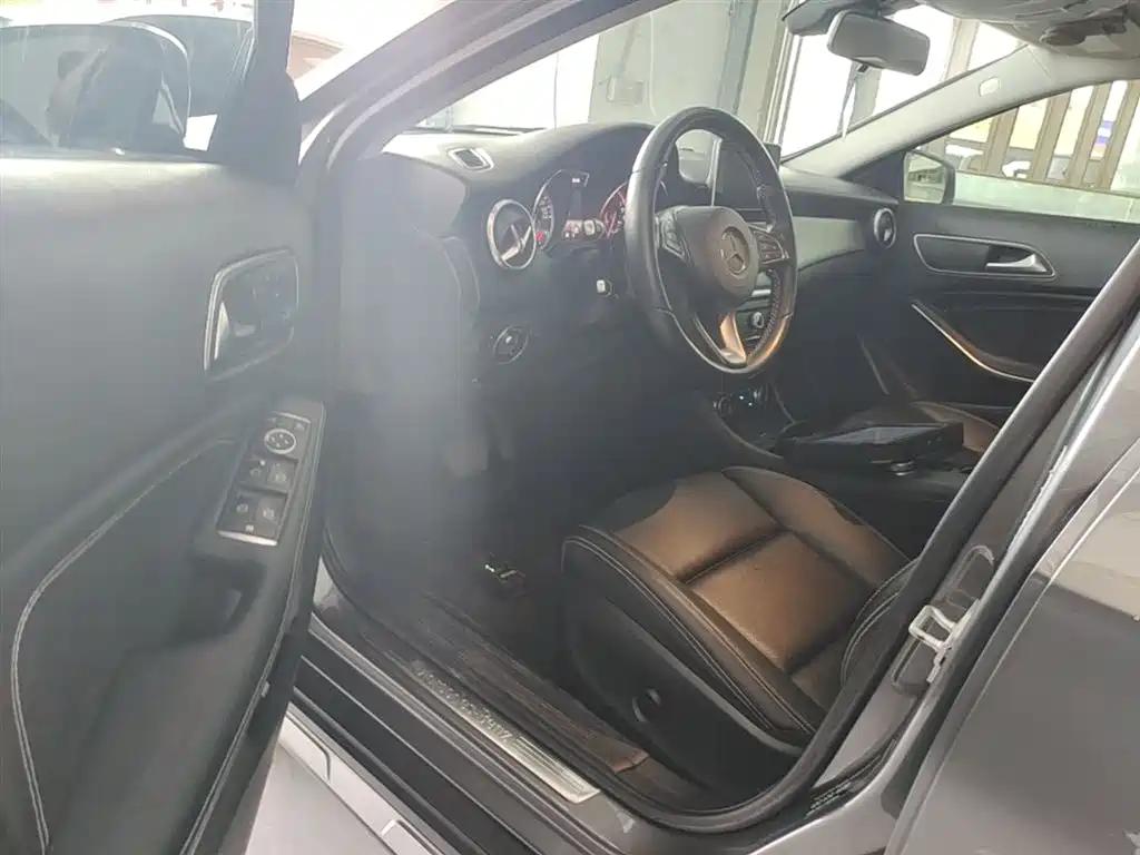 Mercedes-Benz GLA 2017 — фото 16