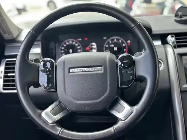 Land Rover Discovery 2020