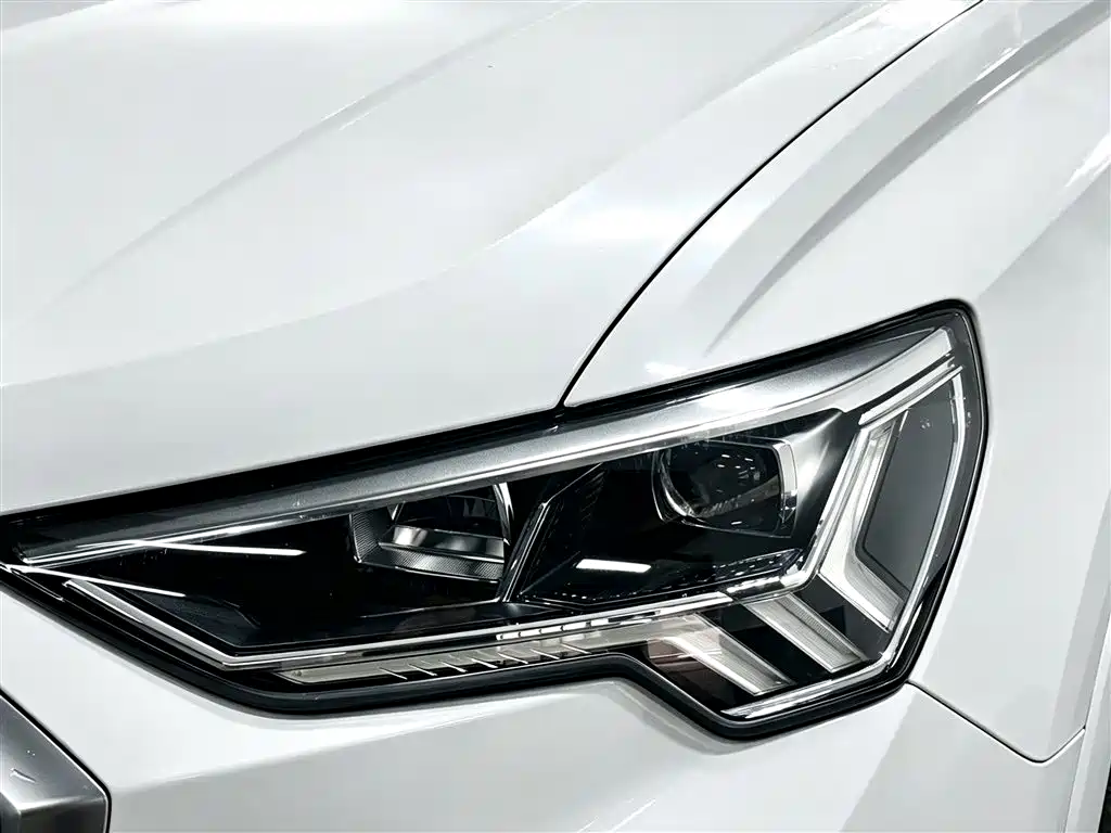 Audi Q3 2020 — фото 13