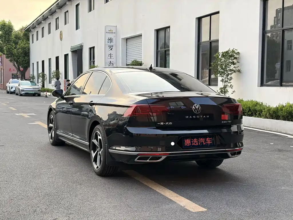 Volkswagen Magotan 2024