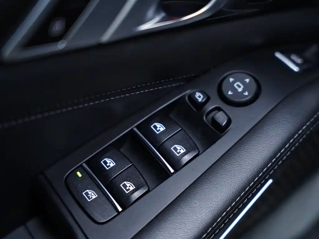 BMW X5 M 2020 — фото 30