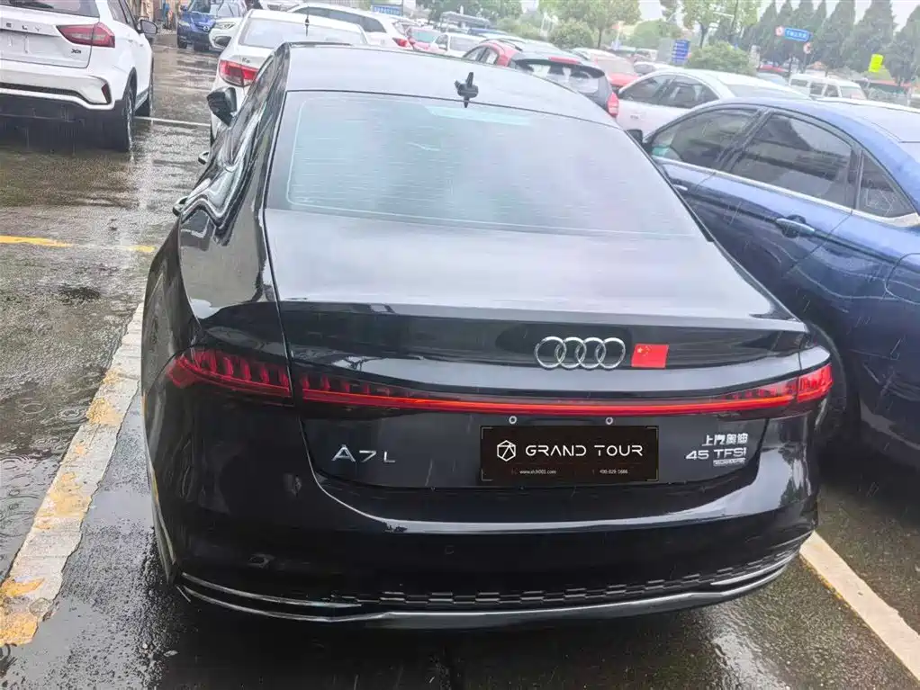 Audi A7L 2025 — фото 9
