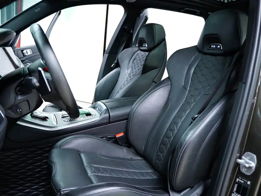 BMW X5 M 2020 — фото 26