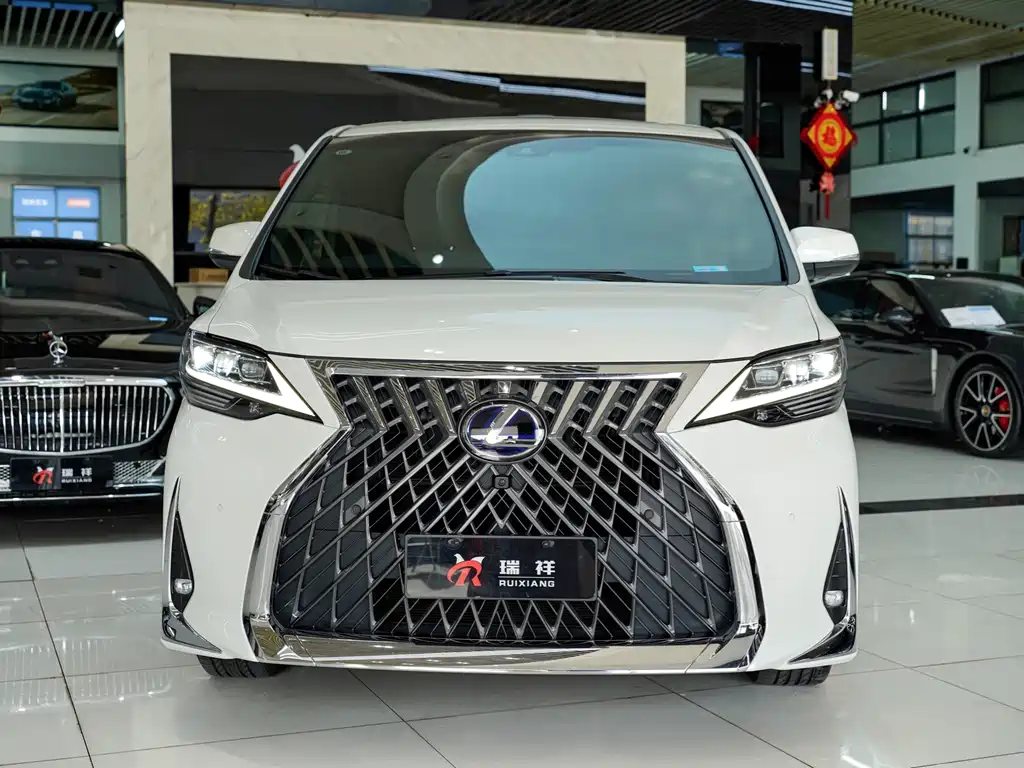 Lexus LM 2021 — фото 2