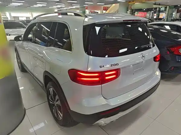 Mercedes-Benz GLB 2024