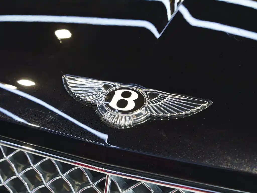 Bentley Bentayga 2022 — фото 9