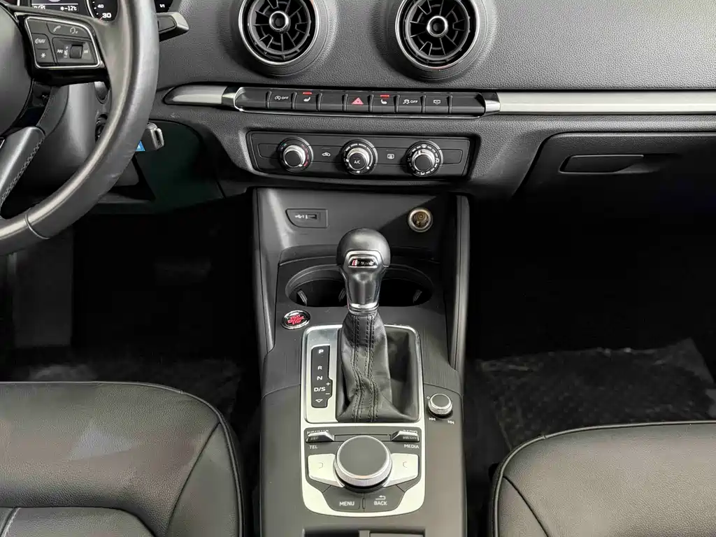 Audi A3 2021 — фото 11
