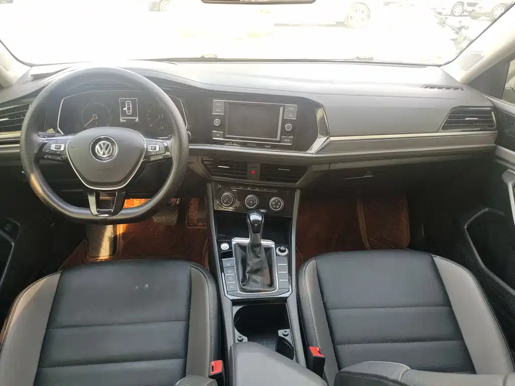 Volkswagen Sagitar 2020