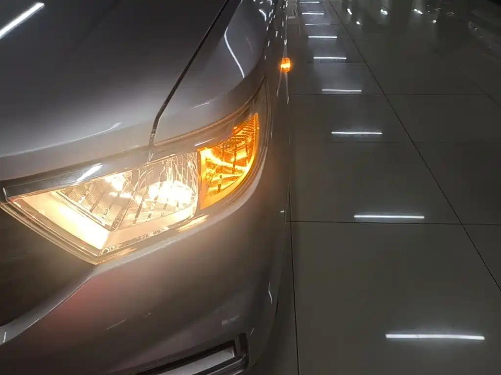 Wuling Hongguang V 2021 — фото 24