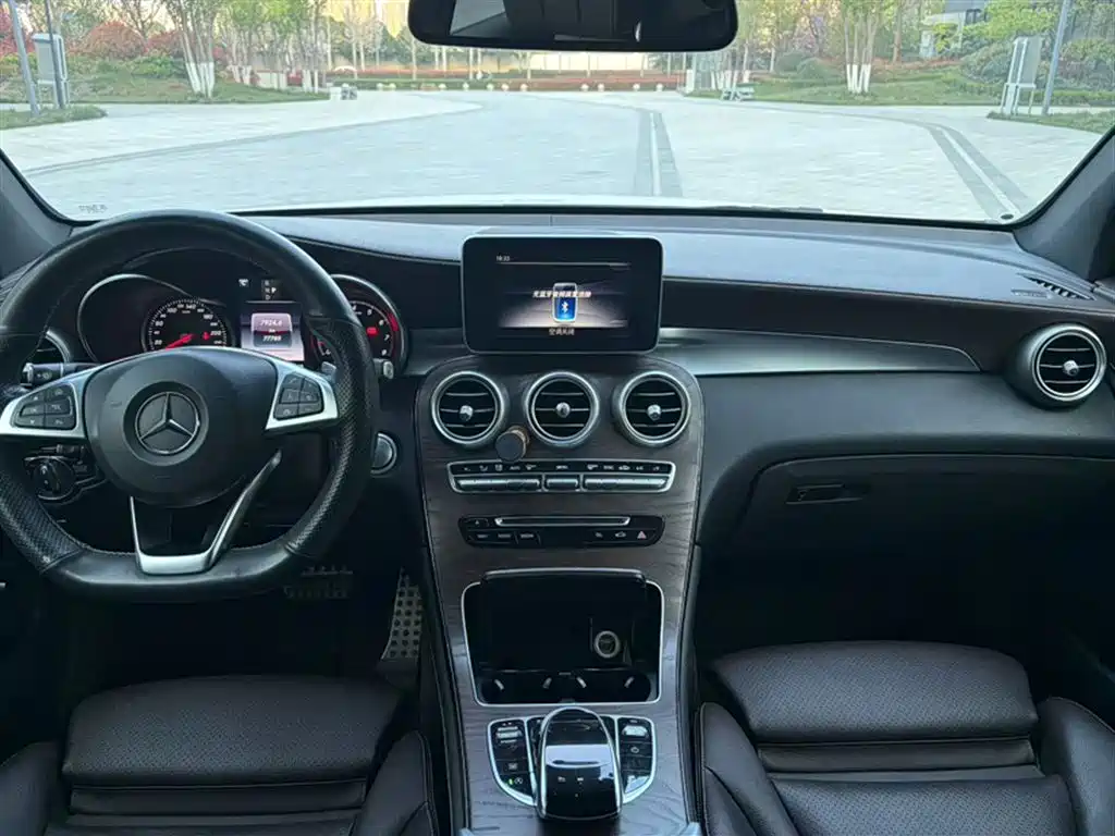Mercedes-Benz GLC 2018 — фото 8