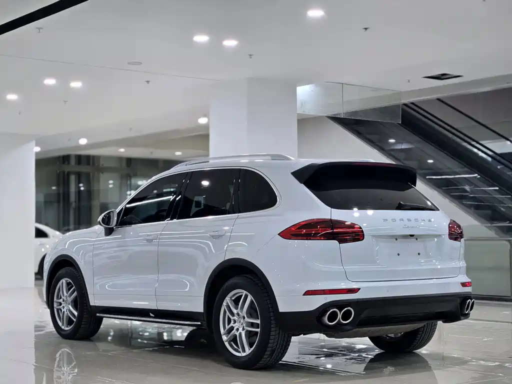 Porsche Cayenne 2015 — фото 8