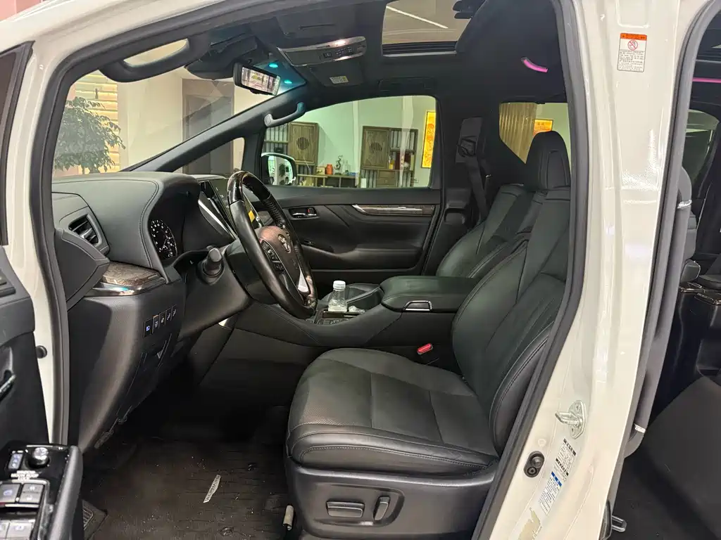Toyota Alphard 2020 — фото 4
