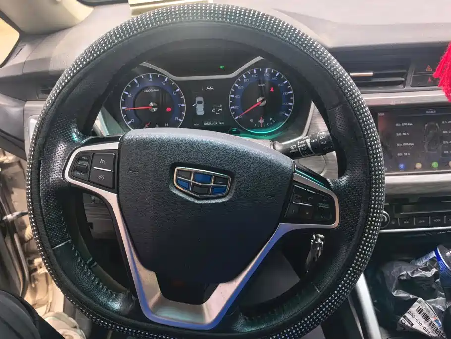 Geely Vision X3 2018 — фото 14