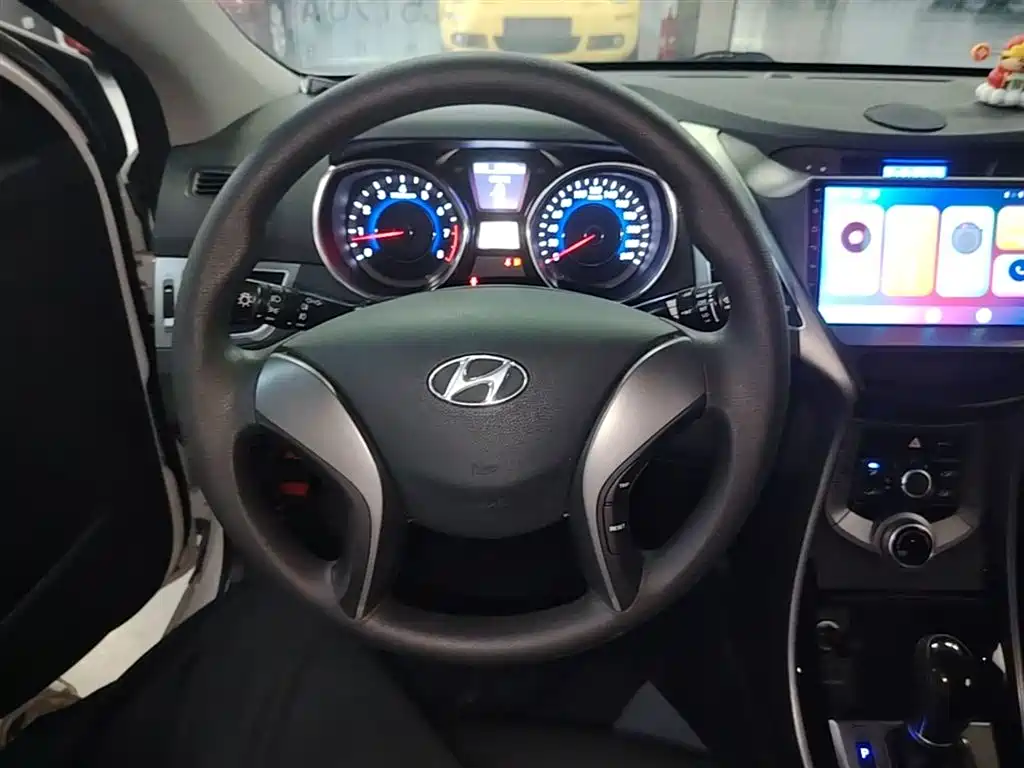 Hyundai Elantra Langdong 2015 — фото 11
