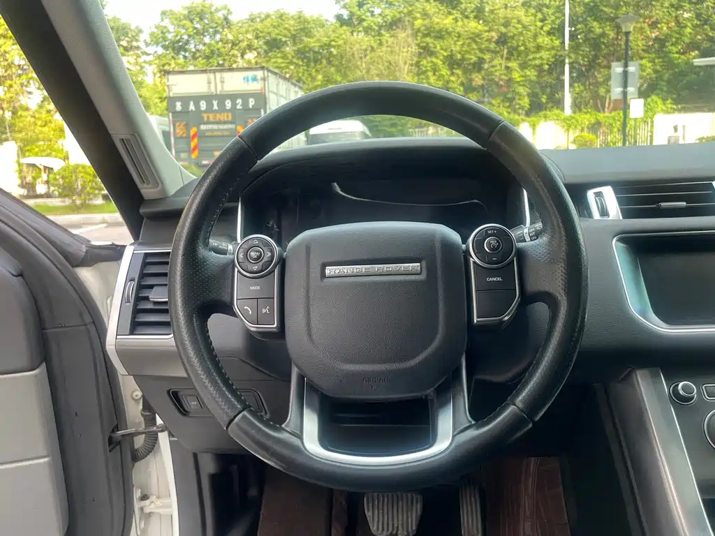 Land Rover Range Rover Sport 2017 — фото 12