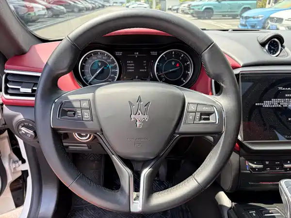 Maserati Ghibli 2022