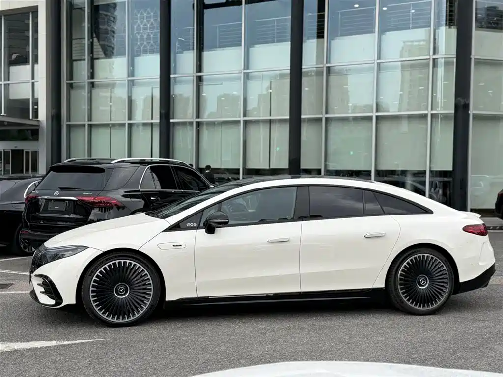 Mercedes-Benz EQS AMG 2025 — фото 3