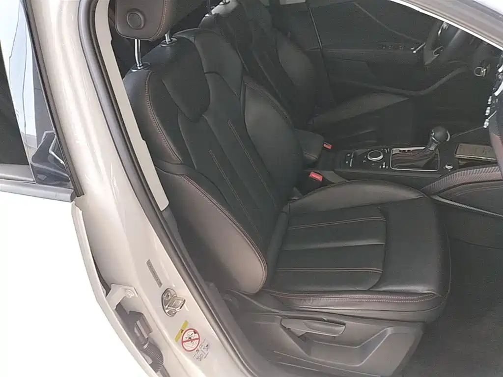 Audi Q2L 2023 — фото 25