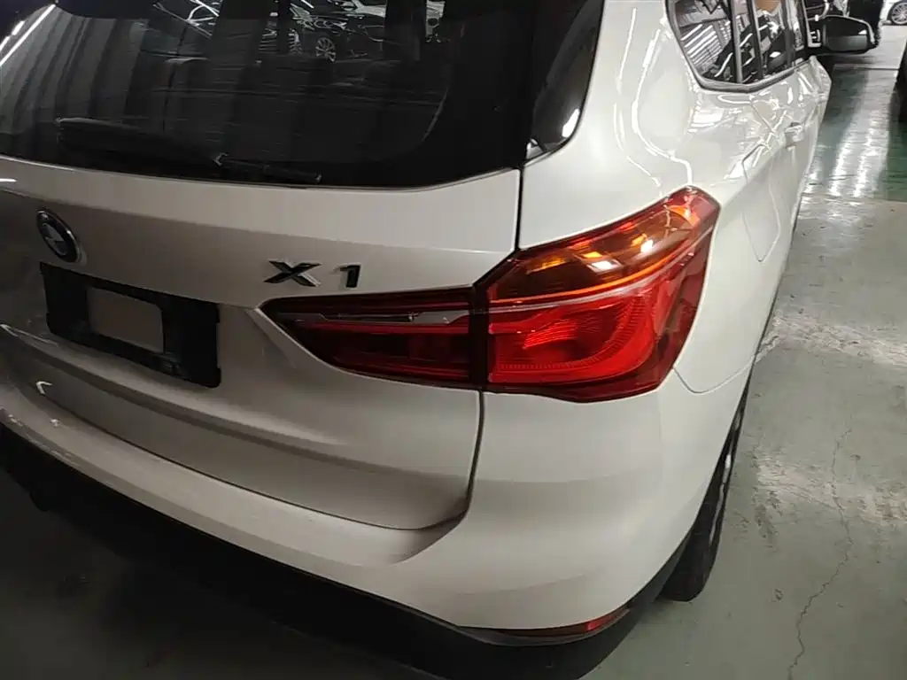 BMW X1 2017 — фото 8