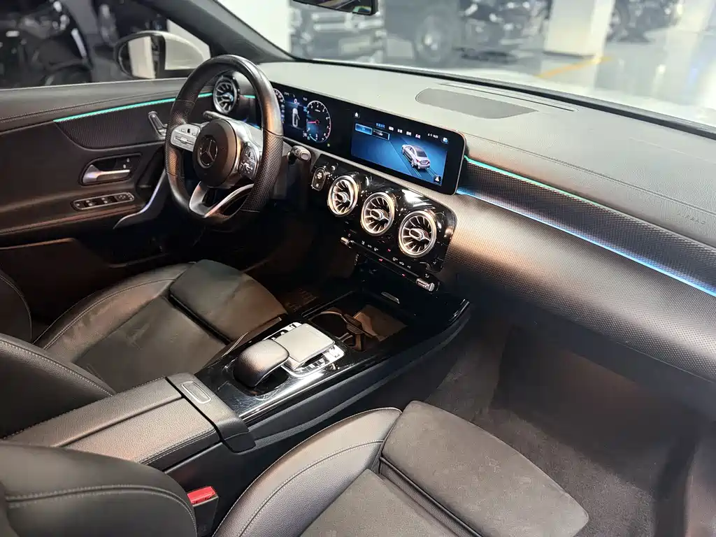 Mercedes-Benz A-Class 2019 — фото 12