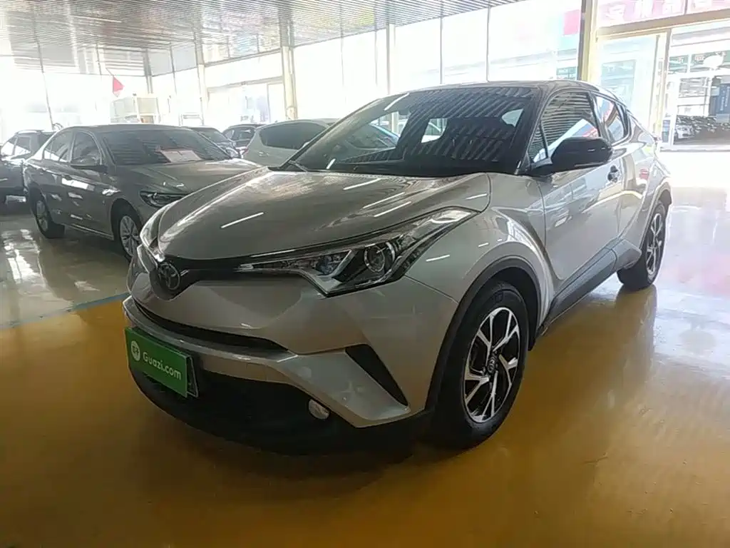 Toyota C-HR 2019 — фото 2